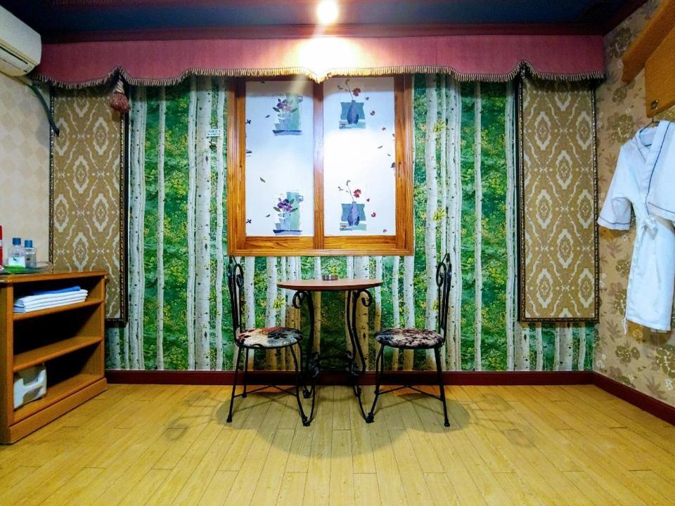 Alps Motel Busan Exteriör bild